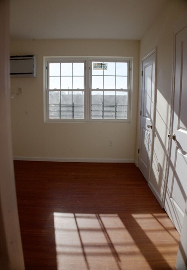 Building Photo - NEW 3 BEDROOM APT IN SOUNDVIEW