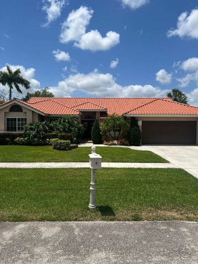 Building Photo - 9664 W Lake Ct