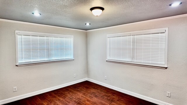 Building Photo - 1706 Emerald Ave