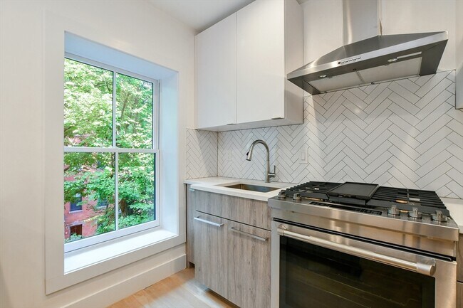 Building Photo - 55 E Springfield St