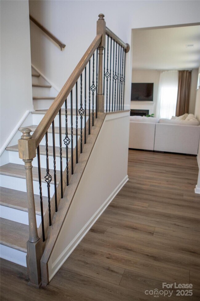 Building Photo - 13020 Lannister Dr