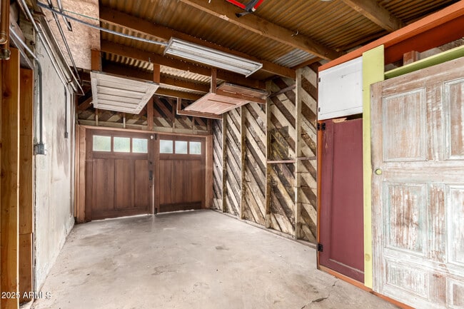 Building Photo - 1509 E Cheery Lynn Rd