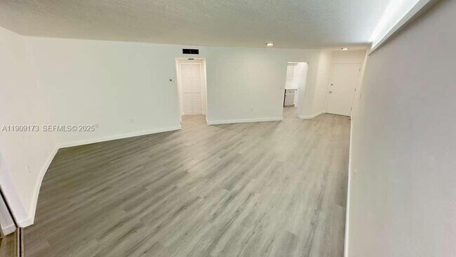 Building Photo - 1475 NE 125th Terrace