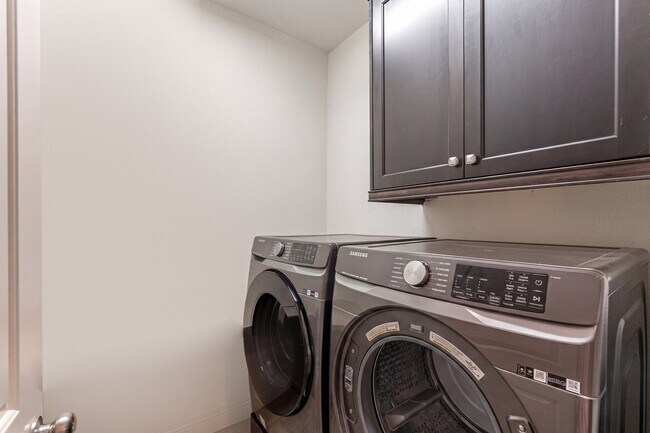 Building Photo - 226 Skybranch Ct