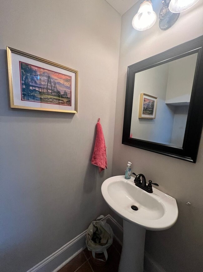 Building Photo - Townhome for Rent