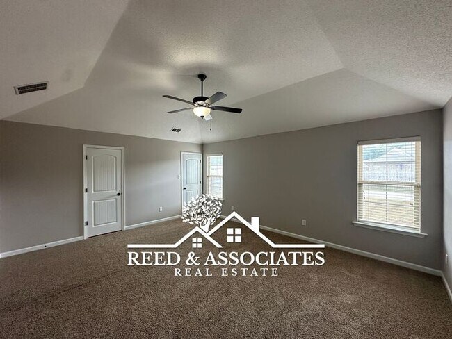 Building Photo - 4 Bedroom in Cordova!!