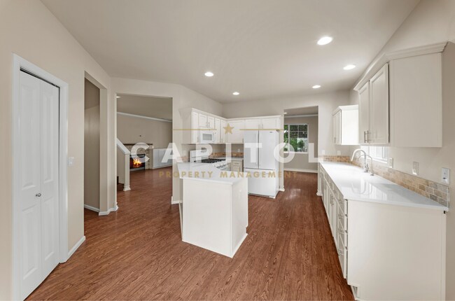 Building Photo - 5800 Balustrade Blvd SE