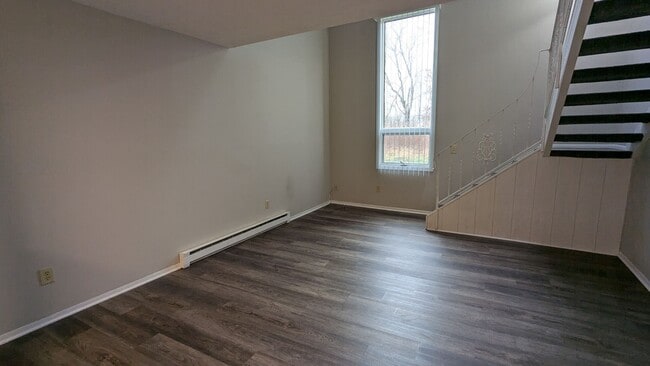 Building Photo - MN Cedar Village (819)