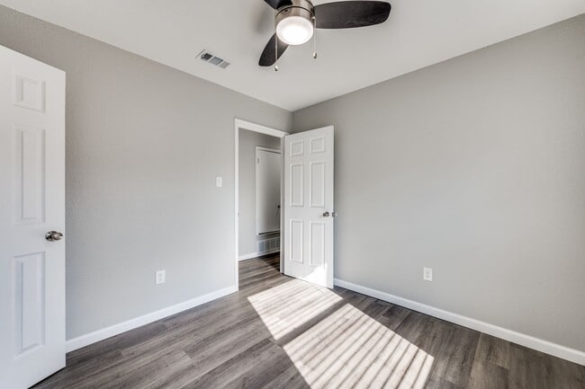 Building Photo - 5304 Wild W Dr