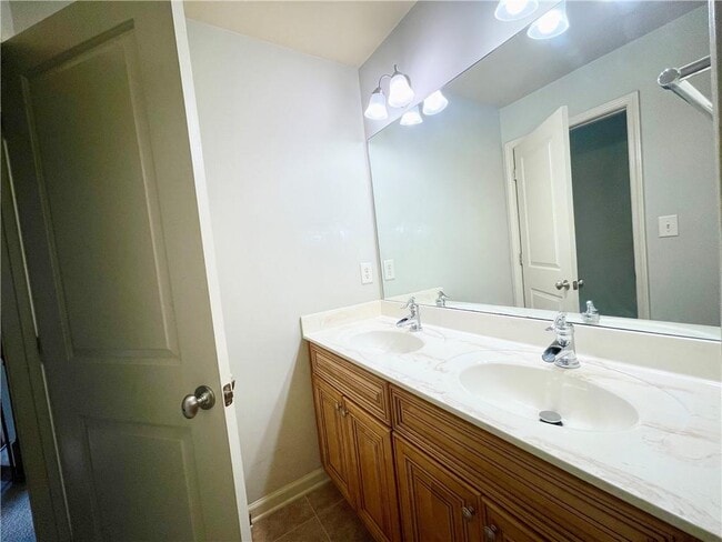 Building Photo - 2620 Village Chase Dr NW