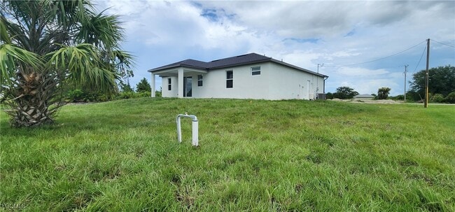 Building Photo - 1050 Eisenhower Blvd