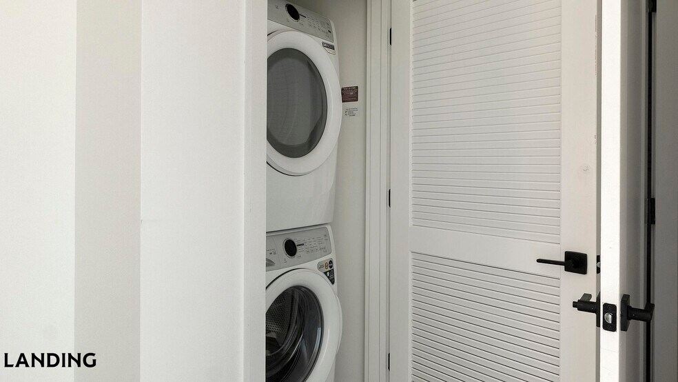 Building Photo - 1007 S Mint St