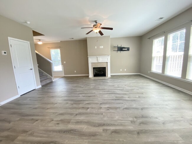 Building Photo - Four-Bedroom Home for Rent in Palmetto Poi...