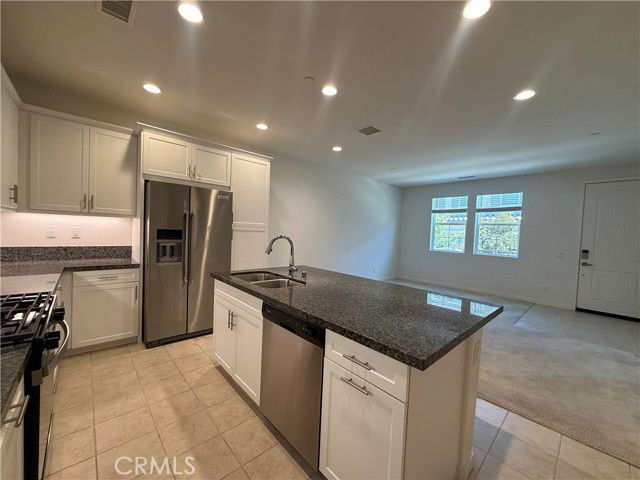 Building Photo - 28618 Jardineras Dr