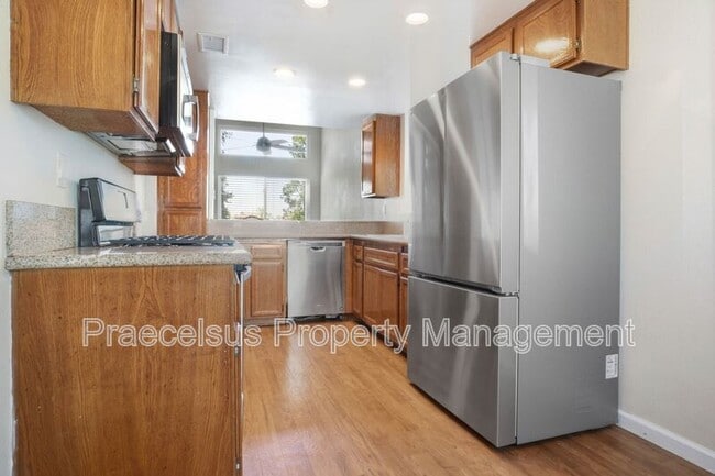 Building Photo - 1535 Apache Dr