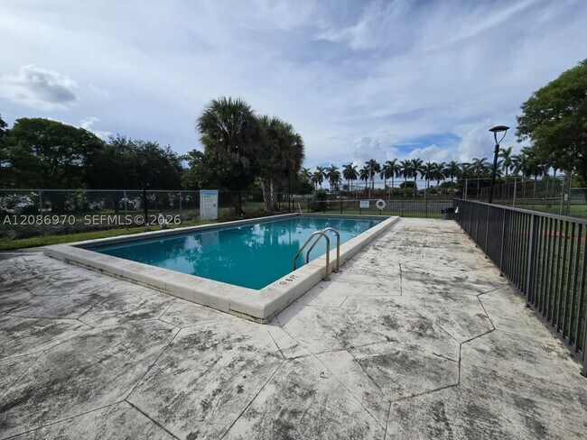 Building Photo - 5900 SW 127th Ave
