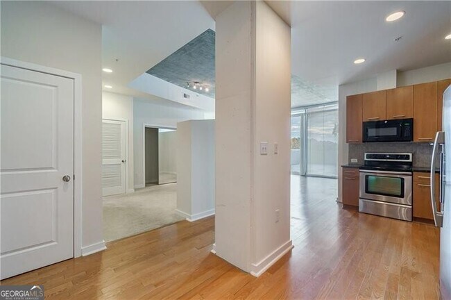 Building Photo - 3300 Windy Ridge Pkwy SE