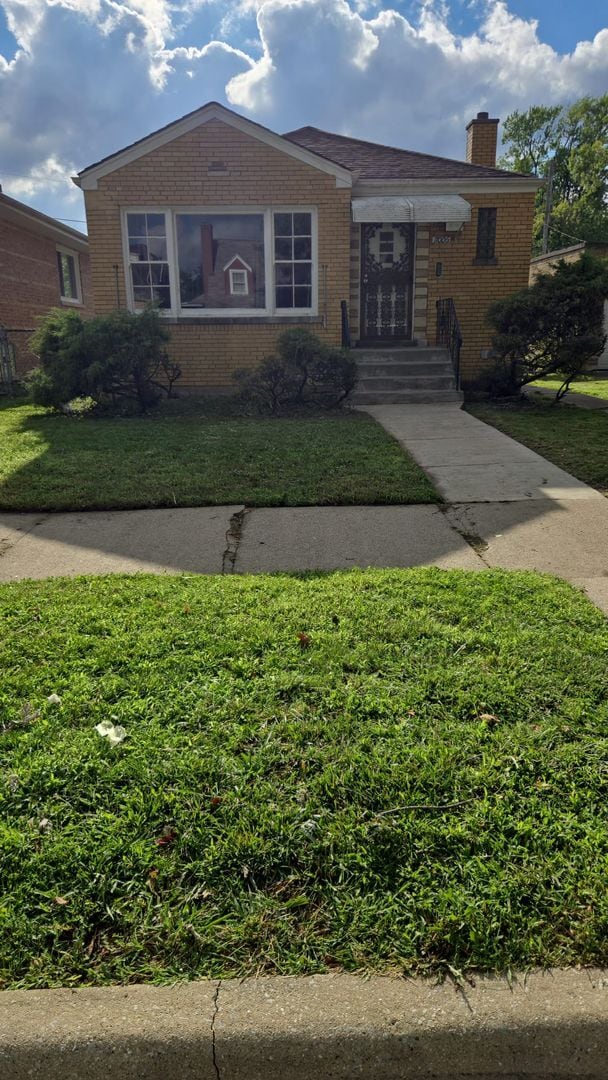 Primary Photo - 2 Bed 1 Bath Single Family House | Detache...