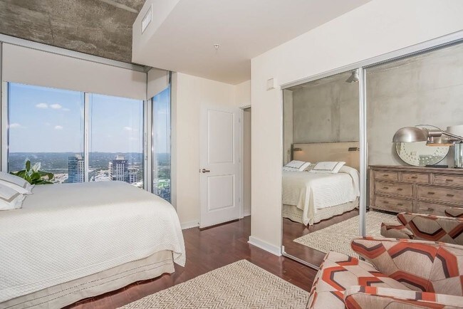 Building Photo - 360 Nueces St