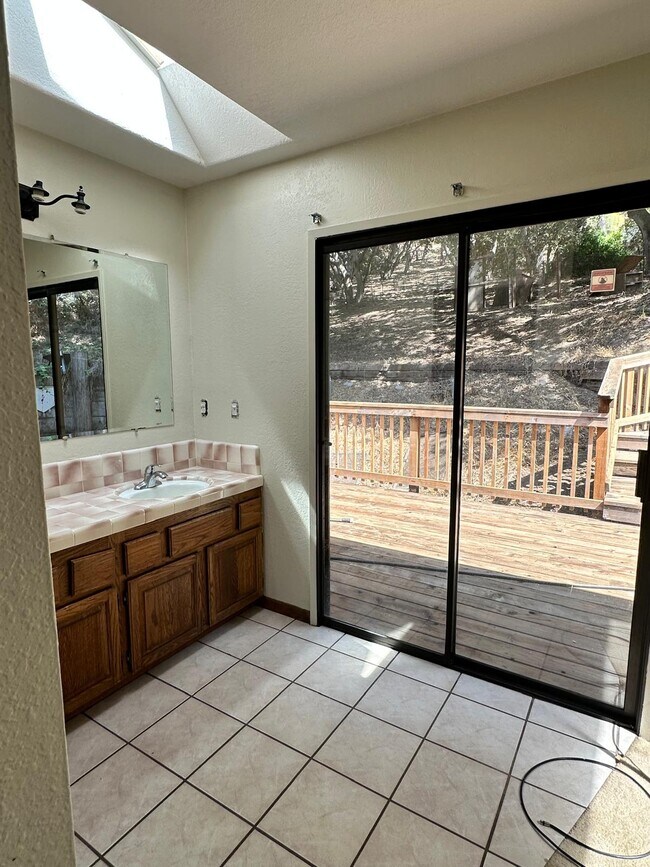 Building Photo - 2431 Rifle Range Dr