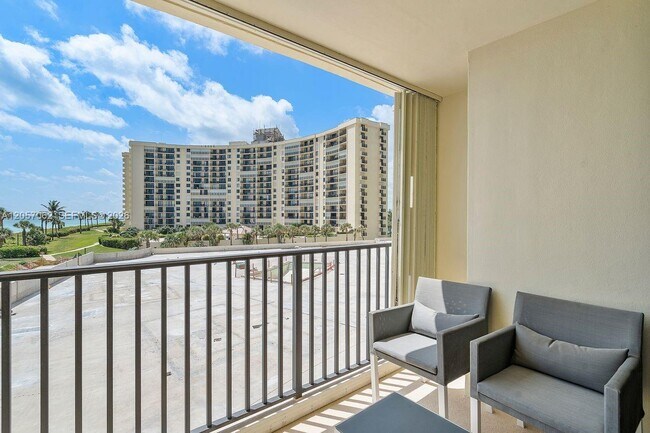 Building Photo - 400 Ocean Trail Way