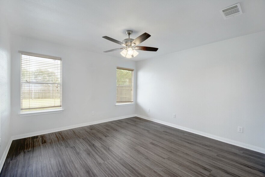 Building Photo - 117 Pheasant Trl