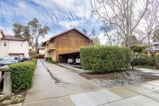Building Photo - 3858 Maybelle Ave