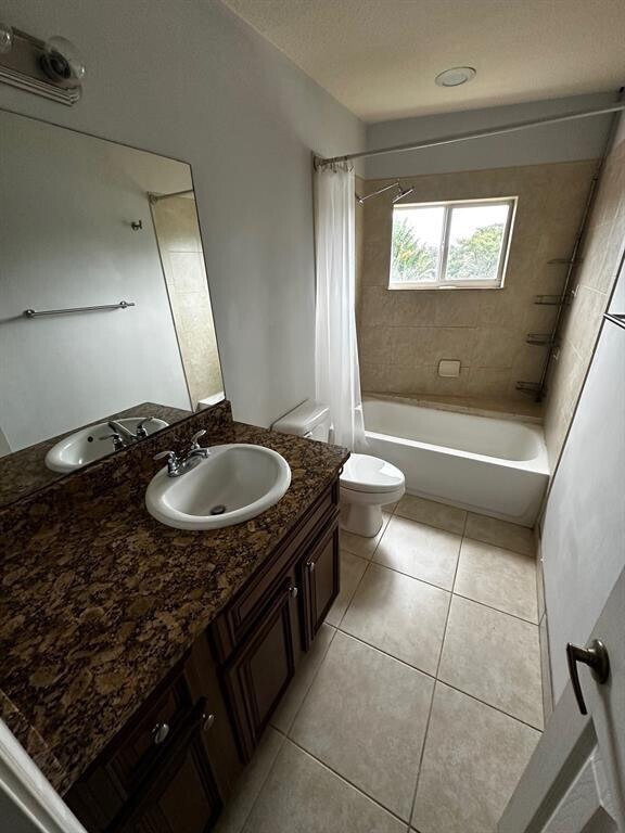 Building Photo - 578 NE 20th St