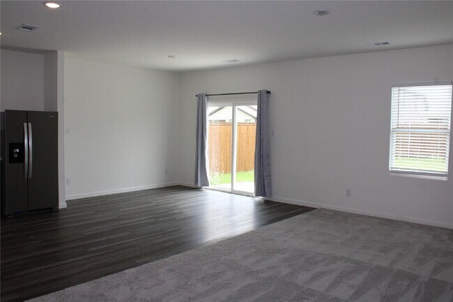 Building Photo - 1665 Hossler Trl