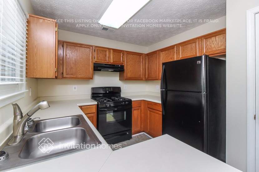 Building Photo - 4246 Tenneyson Ln