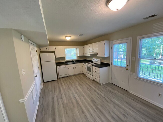 Building Photo - 4400-4402