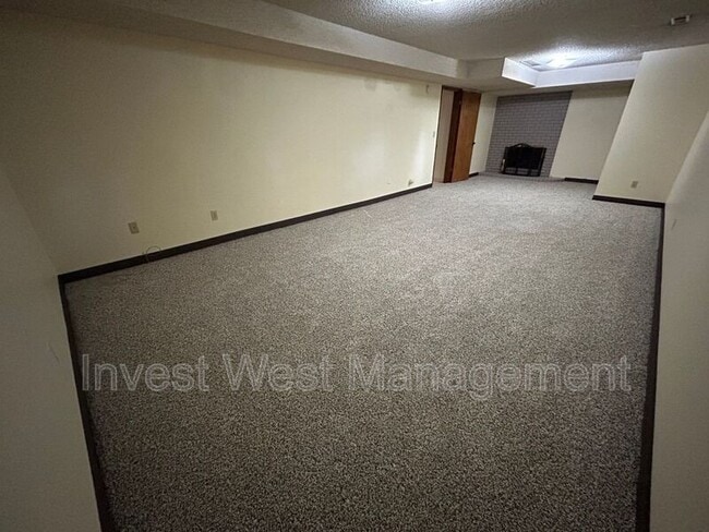 Building Photo - 2804 NE 113th St