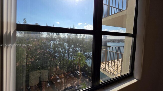 Building Photo - 18151 NE 31st Ct