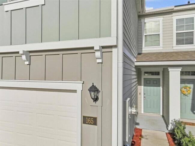 Building Photo - 165 Redbud Rd