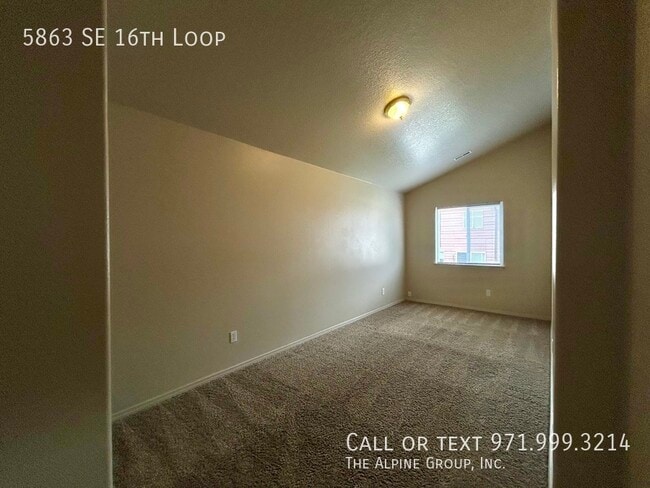 Building Photo - 5863 SE 16th Loop