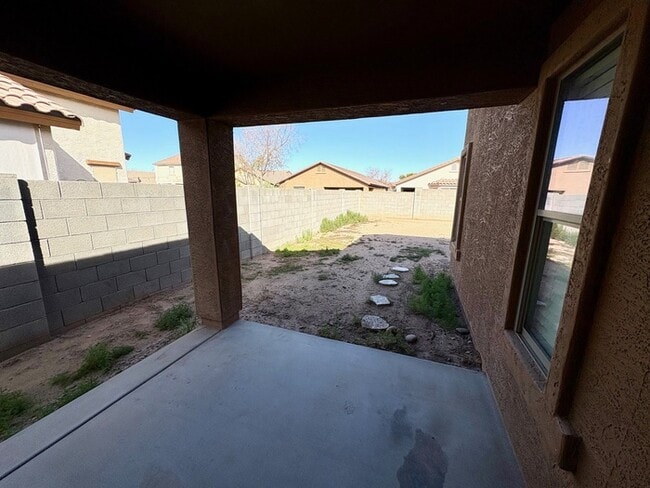 Building Photo - 7142 W Beverly Rd