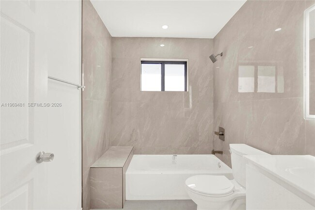 Building Photo - 1226 SW 76th Ct