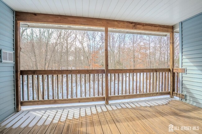 Building Photo - 32 Tanglewood Ct