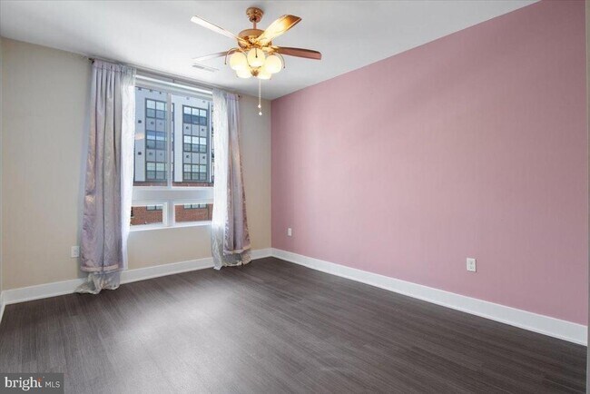 Building Photo - 145 Riverhaven Dr