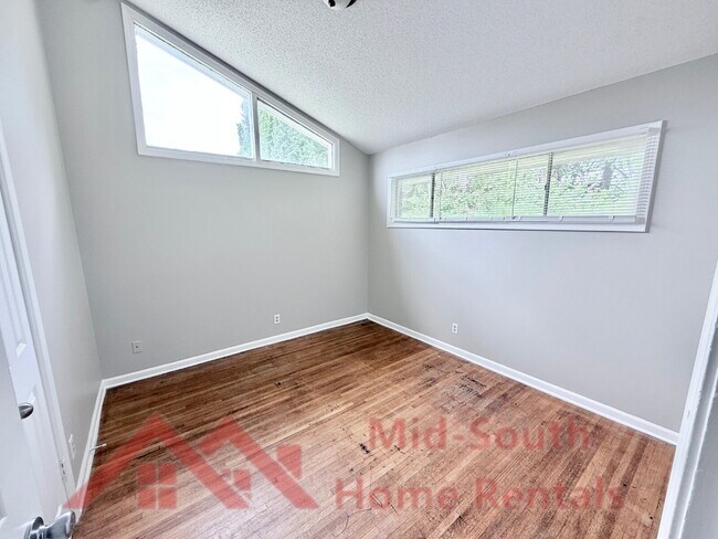 Building Photo - 480 Whiteville Ave