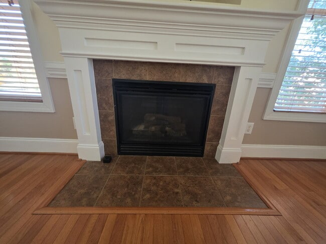 Building Photo - Spacious 4-Bedroom Home for Rent in Kings Grant Fayetteville – 15 Minutes from Fort Bragg