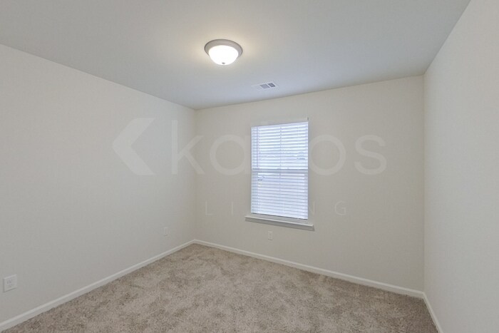 Building Photo - 114 Western Red Cedar Dr