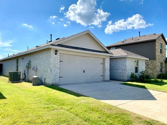 Building Photo - 5111 Knob Hl Dr