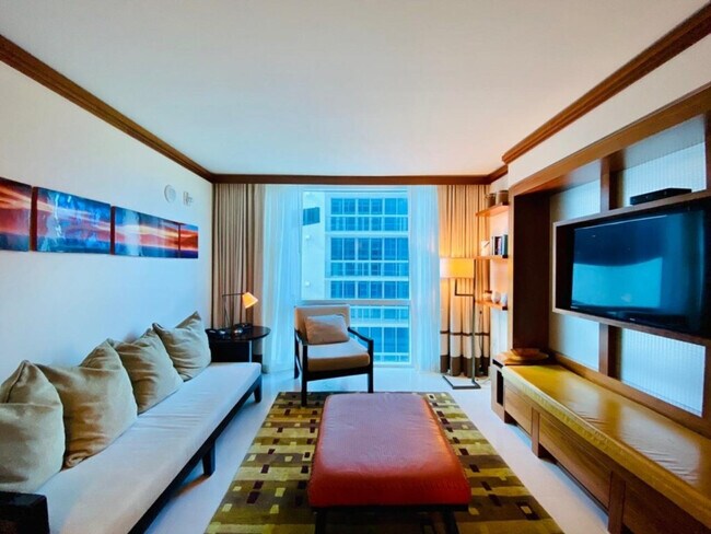 Building Photo - 6801 Collins Ave