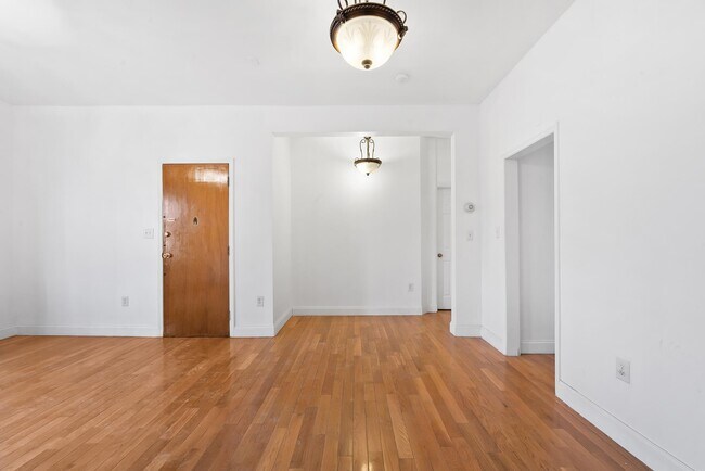 Building Photo - 1433 43rd St