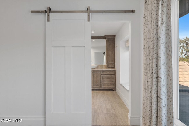 Building Photo - 525 Aqueduct Ct