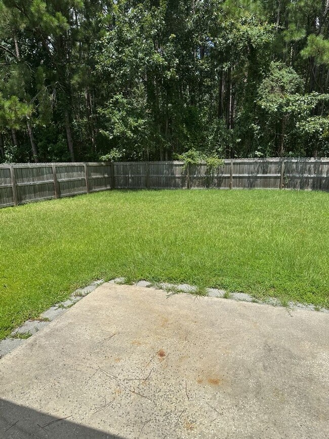 Building Photo - 641 Laurel Hill Cir
