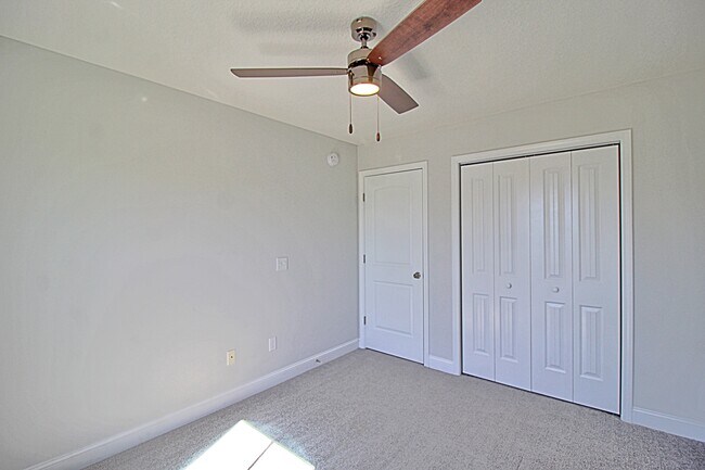 Building Photo - 106 Centennial Ct