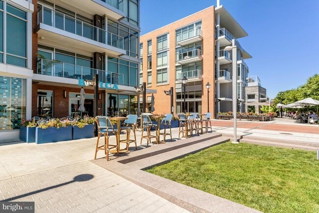 Building Photo - 801 N Fairfax St