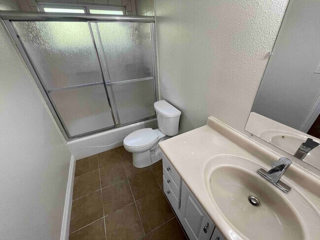 Building Photo - BEAUTIFULLY REMODELED GRANADA HILLS HOME!